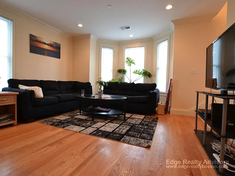 11 Sparhawk St #3A — Photo 5