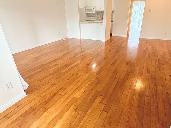 3rd image of 906 Camino Real Unit 103