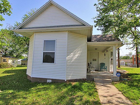 3rd image of 327 W Fite St