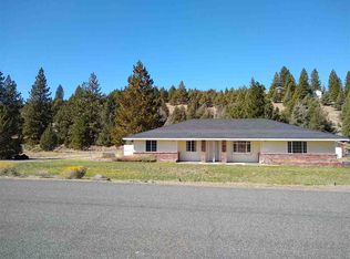 16727 Lake Shore Dr, Weed, CA 96094