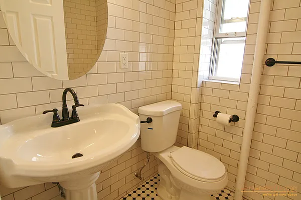 Rented by aptsandlofts.com | media 3