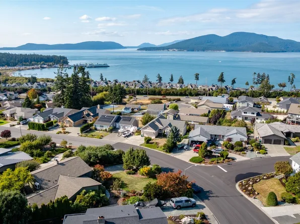 4218 Glasgow Way, Anacortes, WA 98221