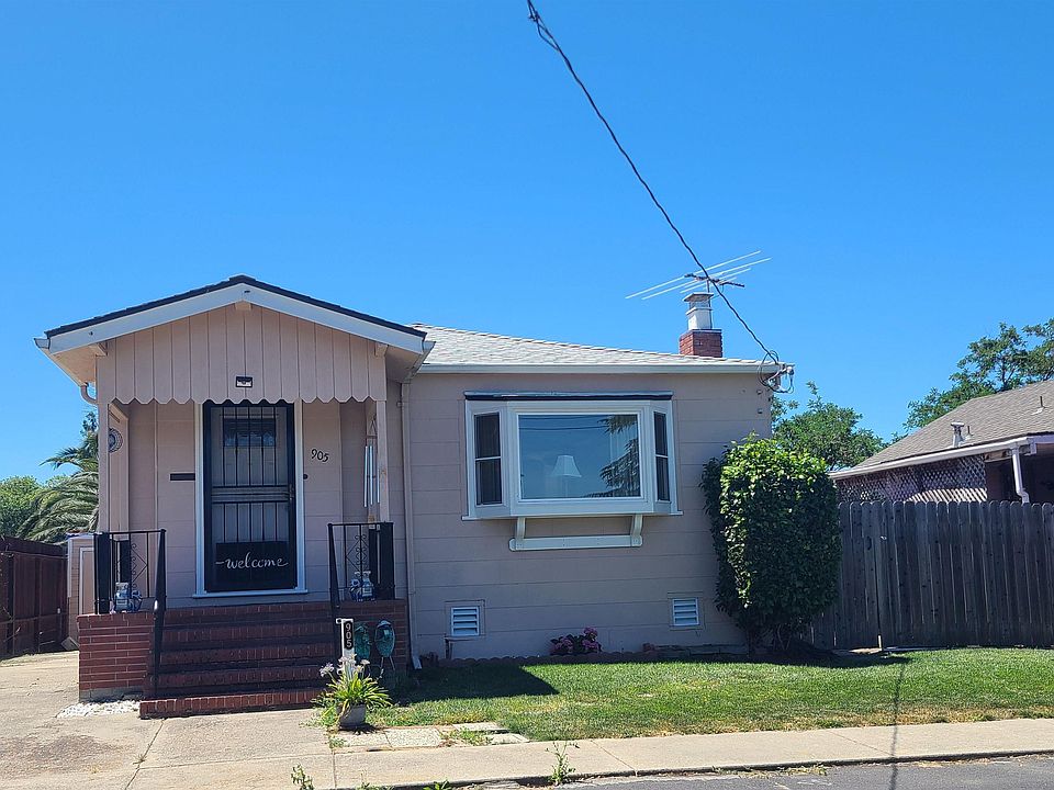 1st image of 905 1st St