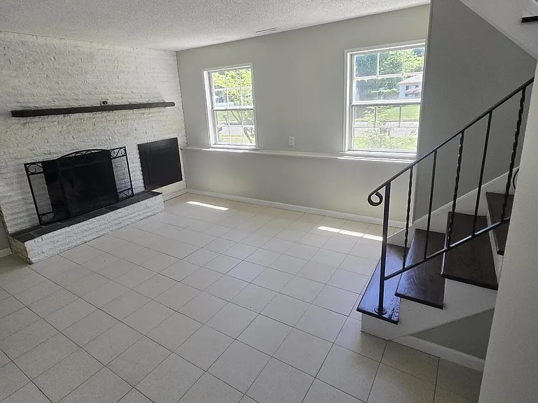 151 Shenandoah Blvd — Photo 12