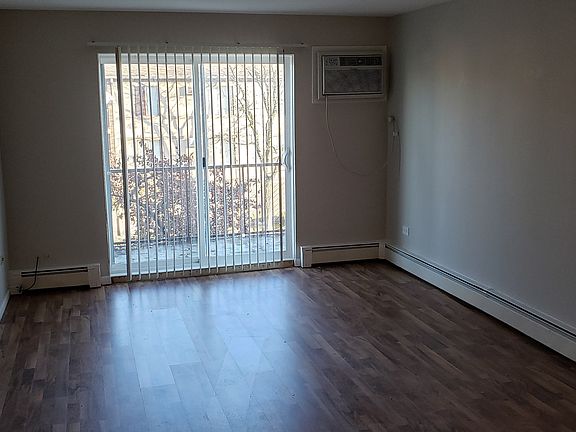 3rd image of 1674 Kiowa Dr APT 204