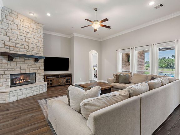 3rd image of 7123 Julie Pond Ln