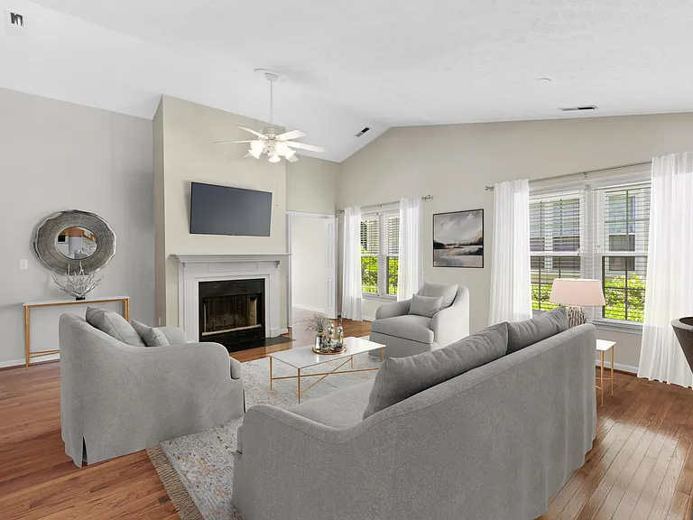 726 Lamboil St — Photo 3
