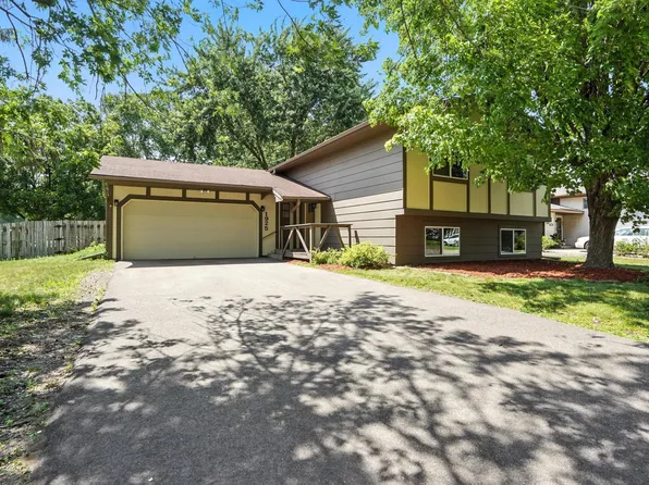 1925 Betty Jane Ct, North Saint Paul, MN 55109