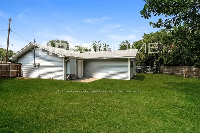 1021 Baldwin St — Photo 13