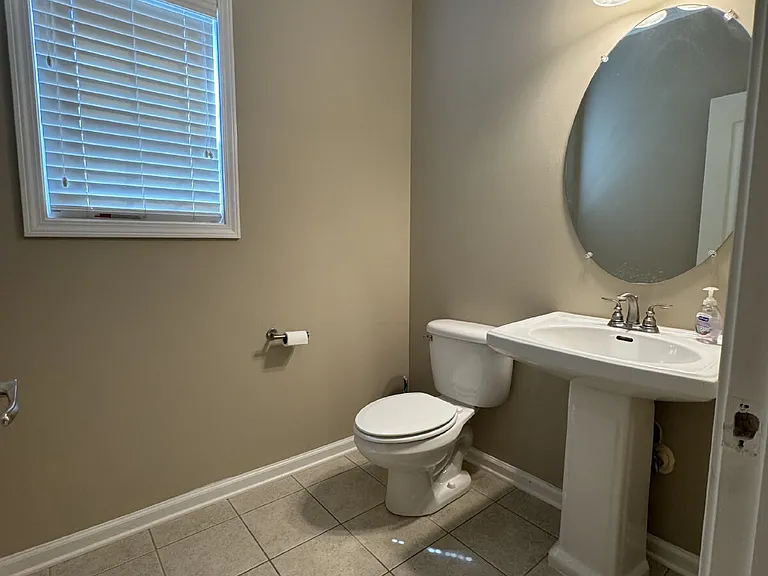 186 Whitman Aly — Photo 14