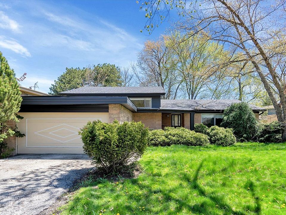 8947 Tamaroa Ter, Skokie, IL 60076 Zillow