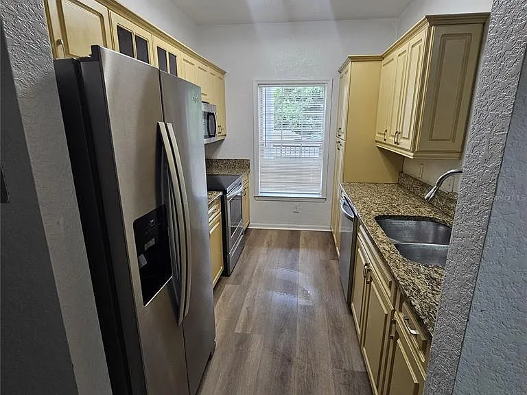3561 Conroy Rd #220 — Photo 3