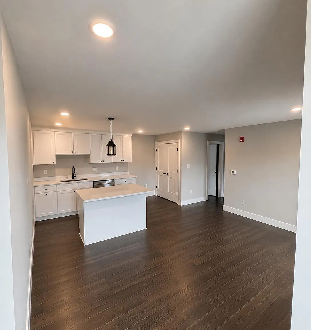 2 bed, 2.0 bath, 1000 sqft, $3,250 — Photo 2