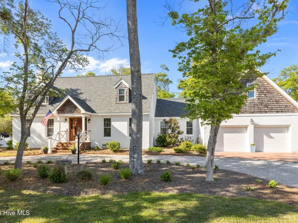 218 Lands End Road, Morehead City, NC 28557