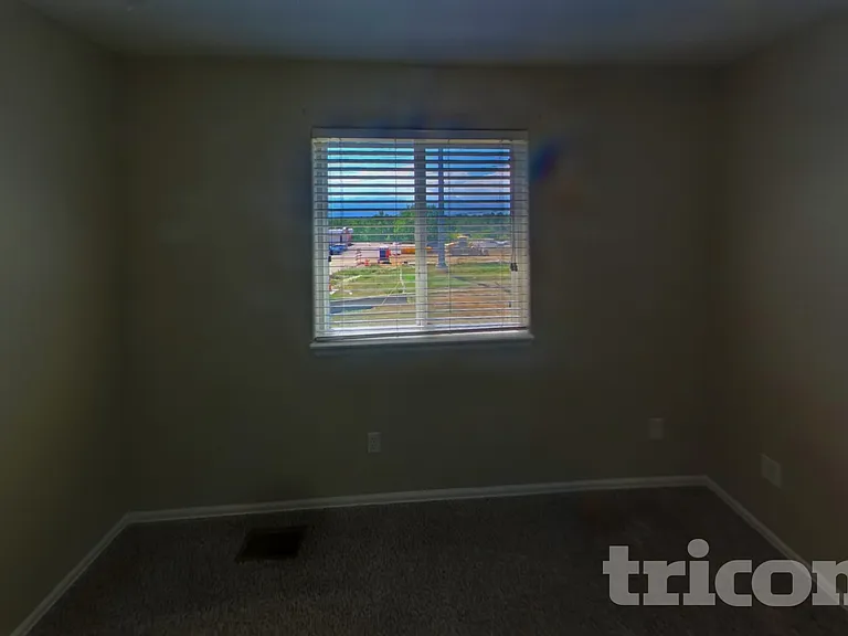 2728 Sierra Springs Dr — Photo 13