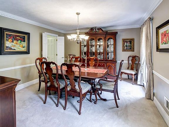 5th image of 6216 Rosecommon Dr
