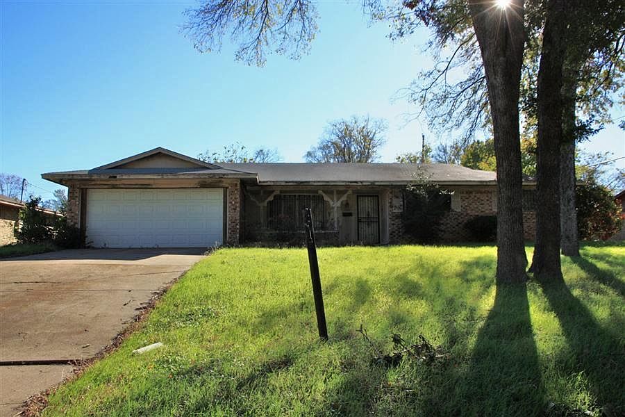 1st image of 2608 Glen Garden Ave