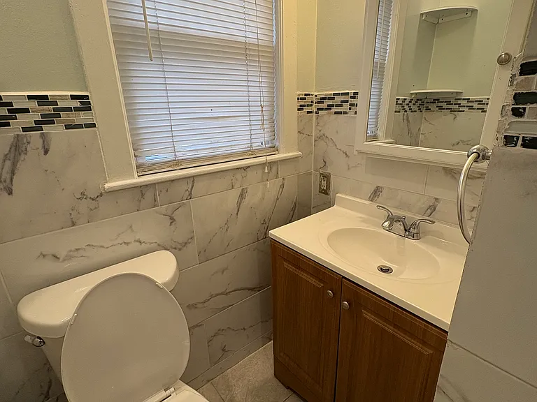 Main bathroom