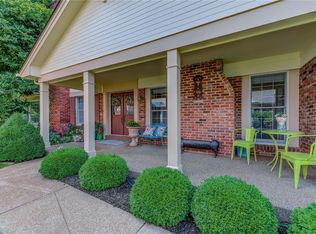 14057 Baywood Villages Dr, Chesterfield, MO
