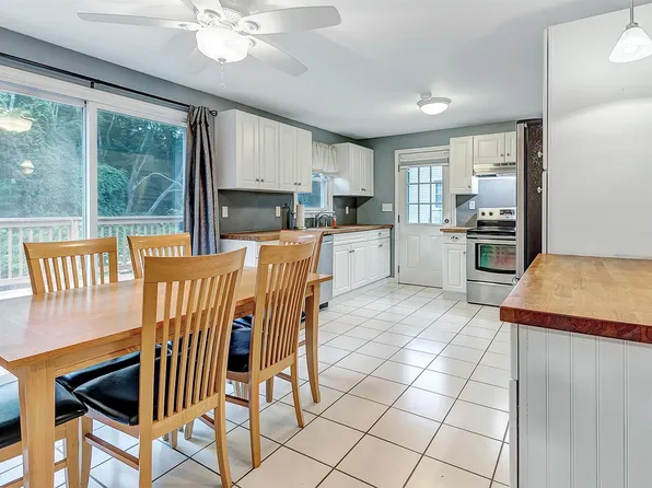 18 Emma St, Seymour, CT 06483