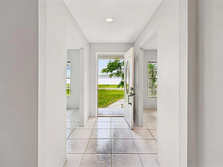 400 E Silver Star Rd — Photo 4
