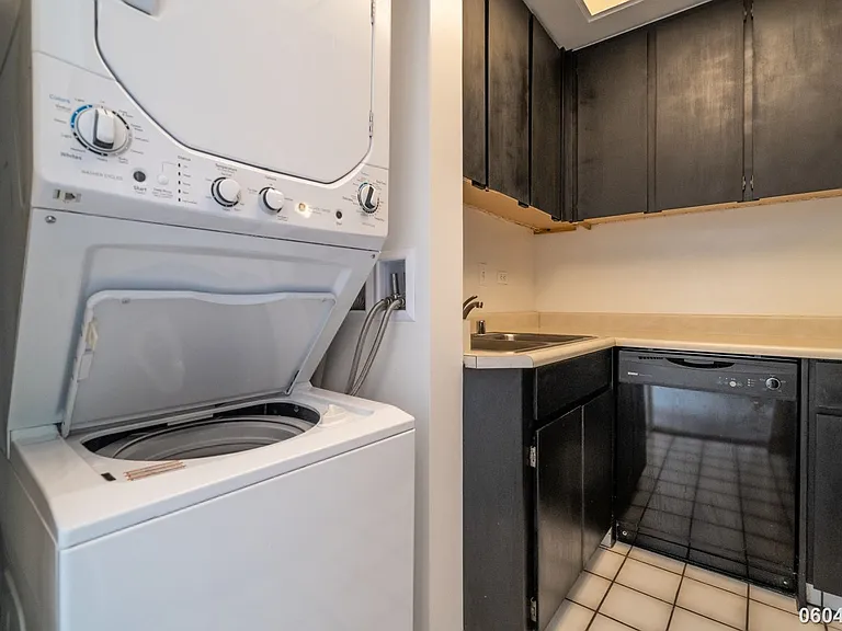 2499 Kapiolani Blvd #3800 — Photo 17