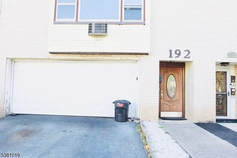 2 bed, 2.0 bath, $2,200 — Photo 3