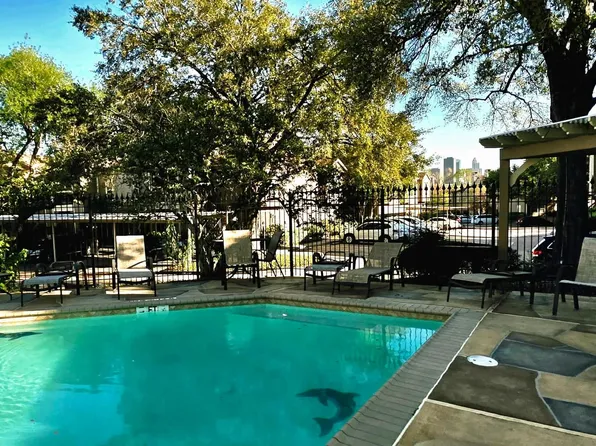 1860 White Oak Dr APT 207, Houston, TX 77009