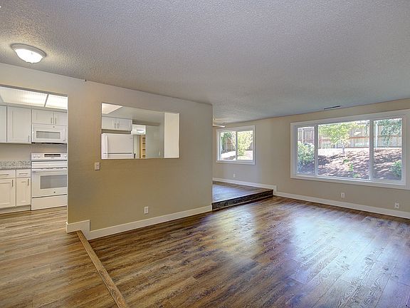 5th image of 10517 NW 28th Ct