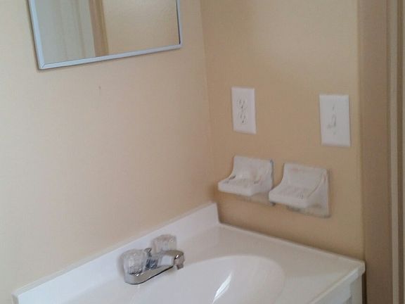 4th image of 112 Rosemary Ave