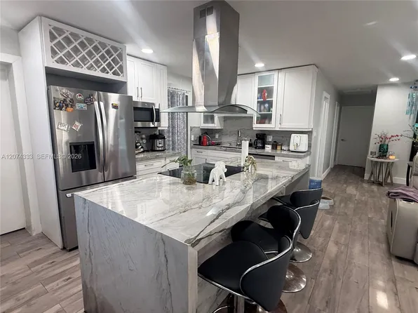 1201 N 70th Way, Hollywood, FL 33024