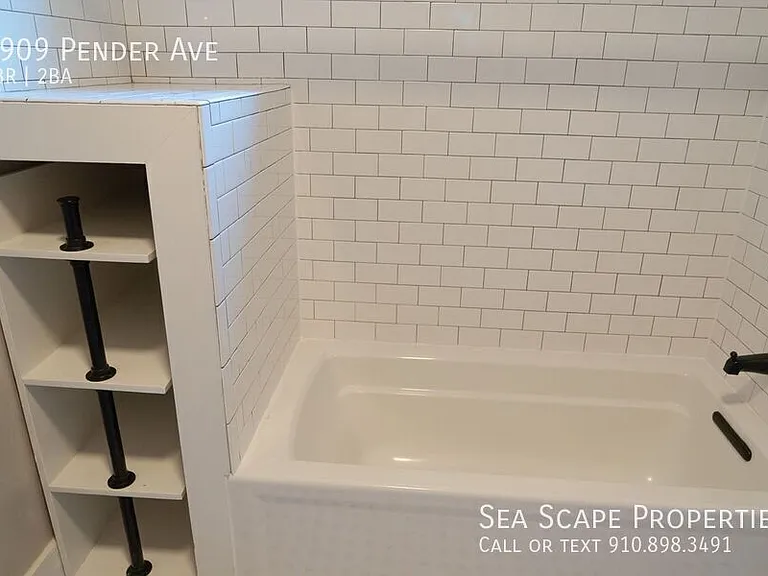 1909 Pender Ave — Photo 29
