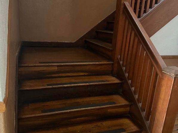 1172 N Kingsley Dr APT 107