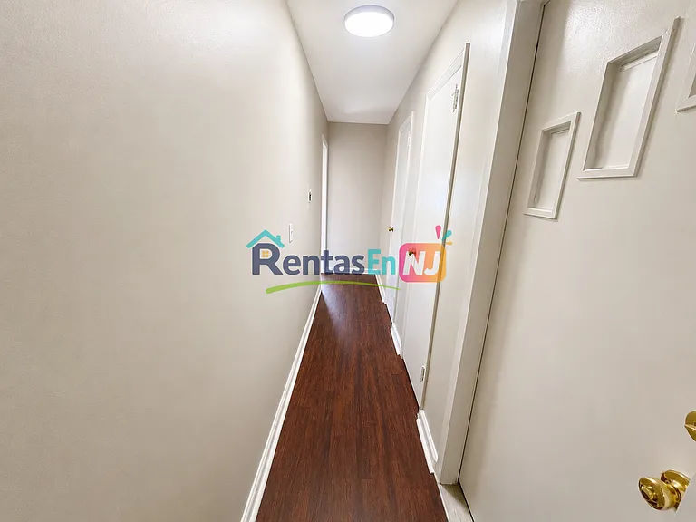 809 Summer Ave #2A — Photo 4
