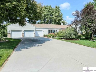 516 Crestridge Rd, Omaha, NE, 68154