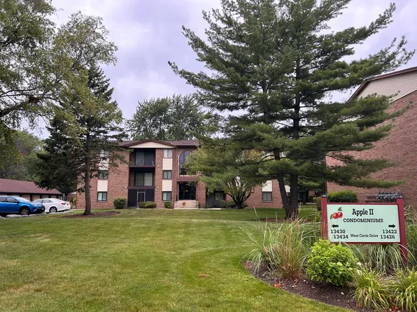 13434 W Circle Dr APT 110, Crestwood, IL 60418