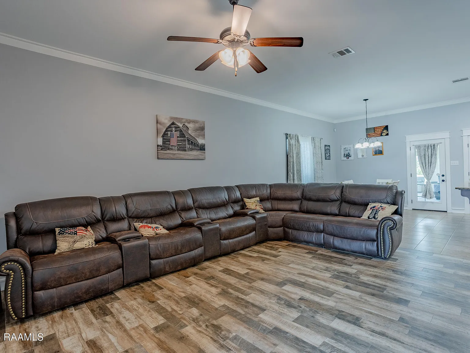 3 bed, 2.0 bath, 1629 sqft, $1,900 — Photo 3