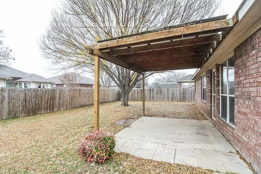 1009 Hannah St Burleson, TX 76028 — Photo 4