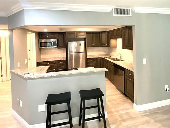 3rd image of 800 Benjamin Franklin Dr Unit 104