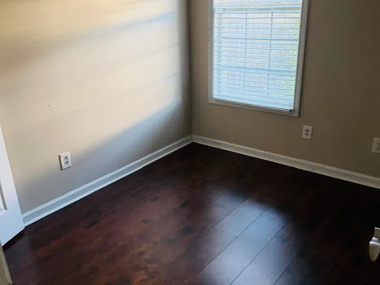 2932 Greyhawk Ln — Photo 9