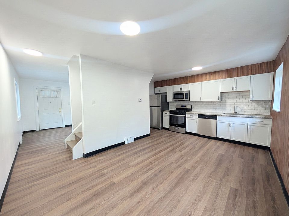 1st image of 147 Schenley Manor Dr