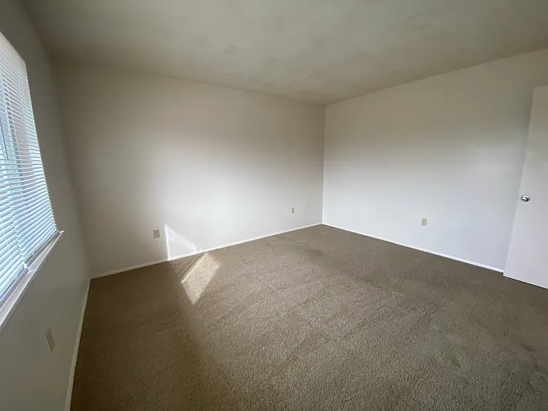 County Green Apartments — Photo 98