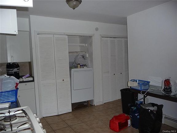3rd image of 92 Sheffield Dr