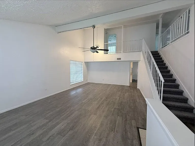 3610 Timber Rock Ct — Photo 2