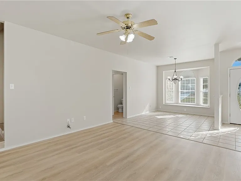 821 Benning — Photo 9