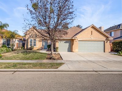 565 Greenfield Ave, Clovis, CA, 93611