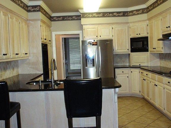 5th image of 3807 Lake Forest Dr