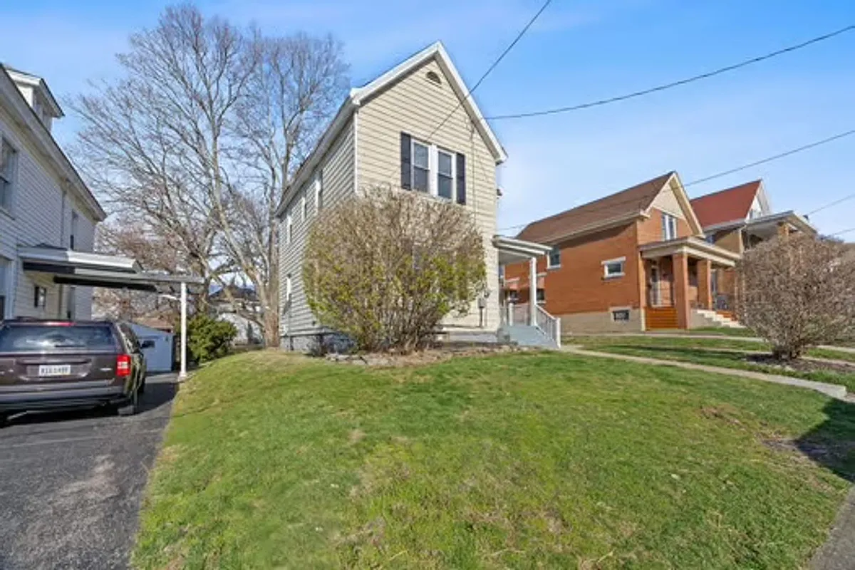 Building Photo - 3713 Lovell Ave