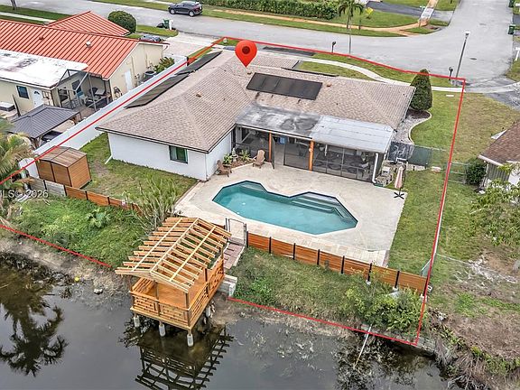 5th image of 3220 NW 51st Ter