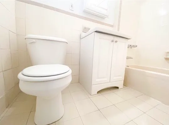 Rented by RealTegrity NY LLC | media 33